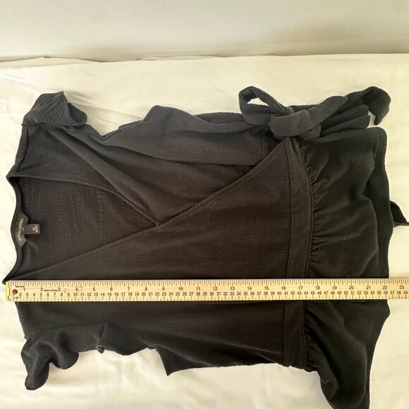 Banana Republic Women's V-Neck Wrap Blouse M Black Ruffle Trim - Picture 8 of 9
